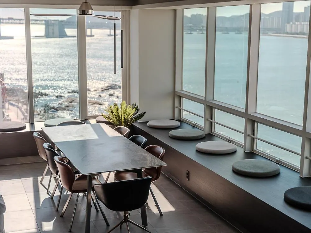 Meomulda Ga Gwangan Poolvilla Busan