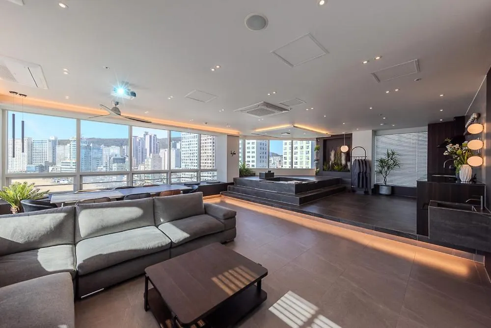 Meomulda Ga Gwangan Poolvilla Busan
